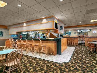 Hotel Ramada By Wyndham Bismarck